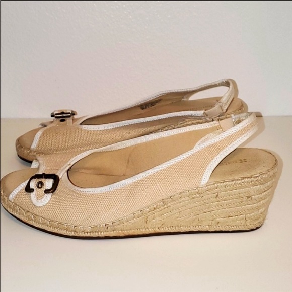 Barely worn Naturalizer wedges - Picture 2 of 5